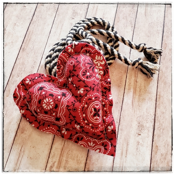 handmade primitive bandana stuffed heart statement necklace - Picture 9 of 11